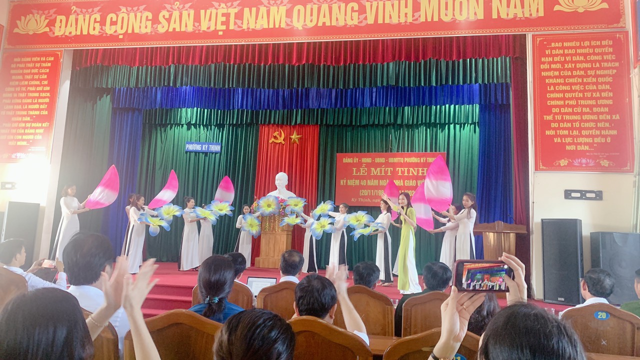 văn nghệ mít tinh 1