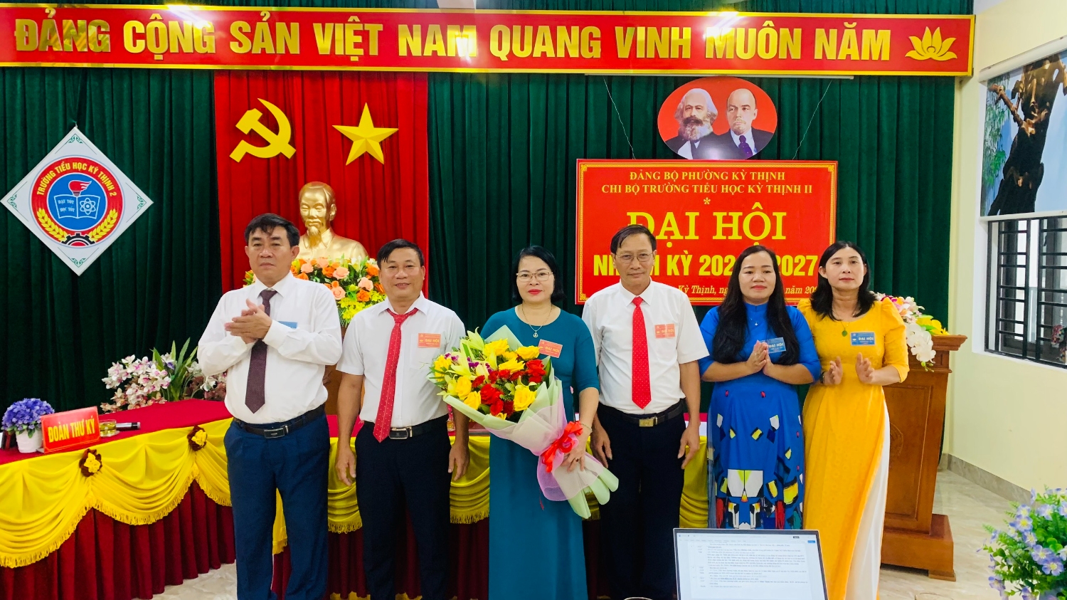 CHI BỘ TRƯỜNG TIỂU HỌC KỲ THỊNH 2 TỔ CHỨC THÀNH CÔNG ĐẠI HỘI CHI BỘ NHIỆM KỲ 2024-2027