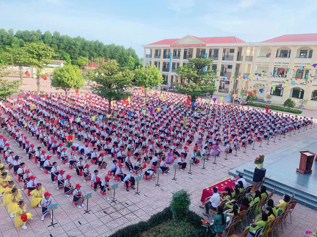 ảNH 10 MỚI