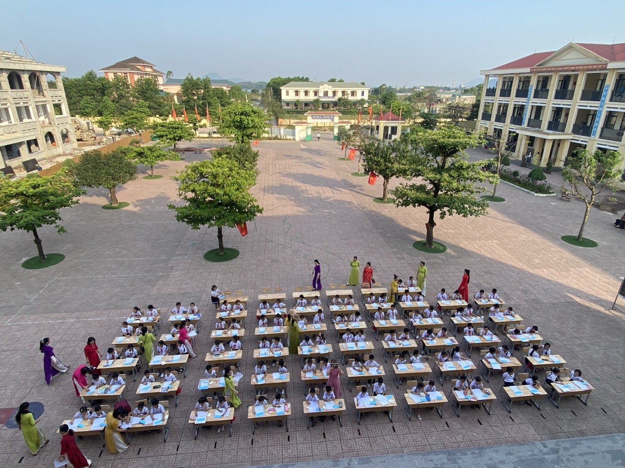 Toàn cảnh 2